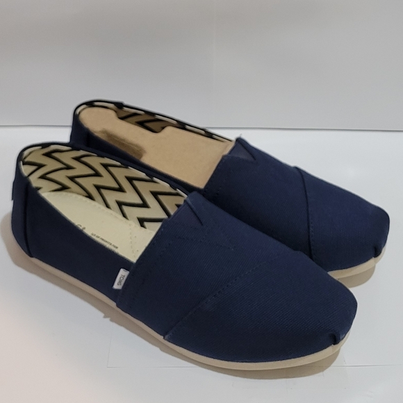 Tom's Classics Navy Blue Canvas Slip On - Picture 3 of 5